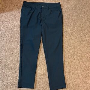 lululemon athletica Men's Obsidian Chinos